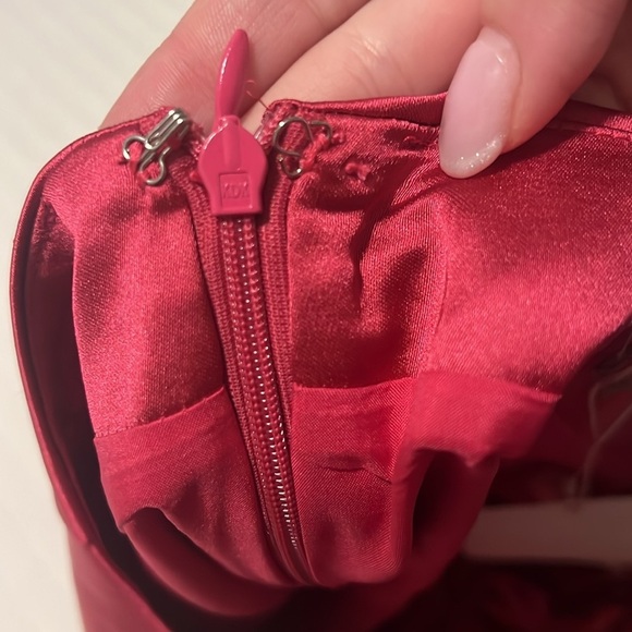 Skylar Rose NWT Asymmetrical Ruched Side Satin Mini Skirt Pink Women's Large - Picture 8 of 8